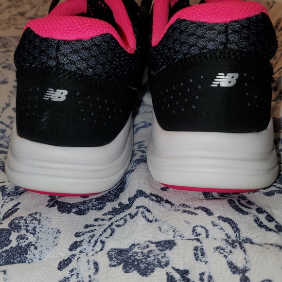 Womens New Balance Shoes WVERSRB1 - Picture 3 of 8